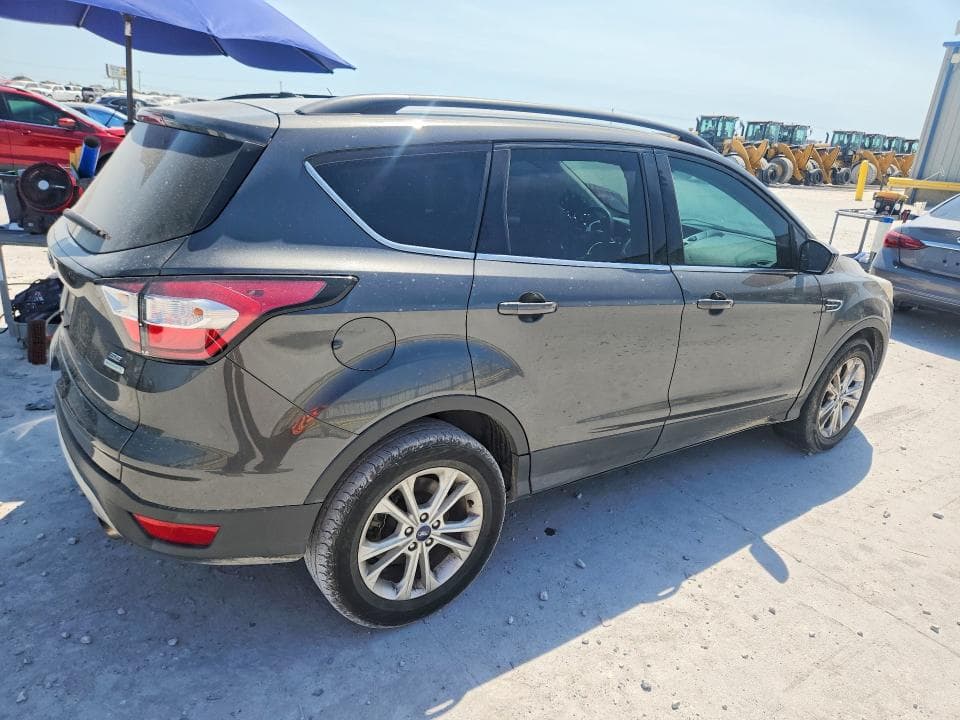 2018 FORD ESCAPE SE 3
