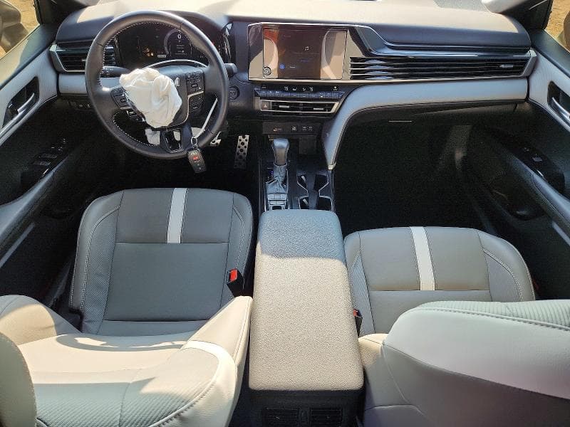 2026 TOYOTA CAMRY SE 8