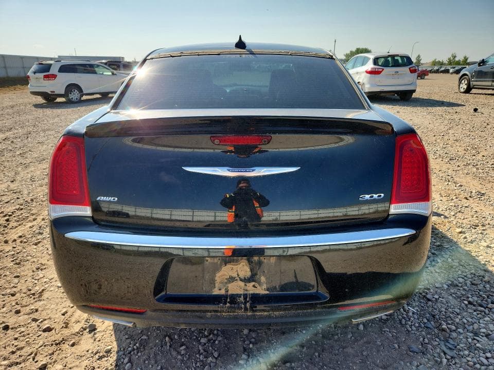 2019 CHRYSLER 300 LIMITED 6