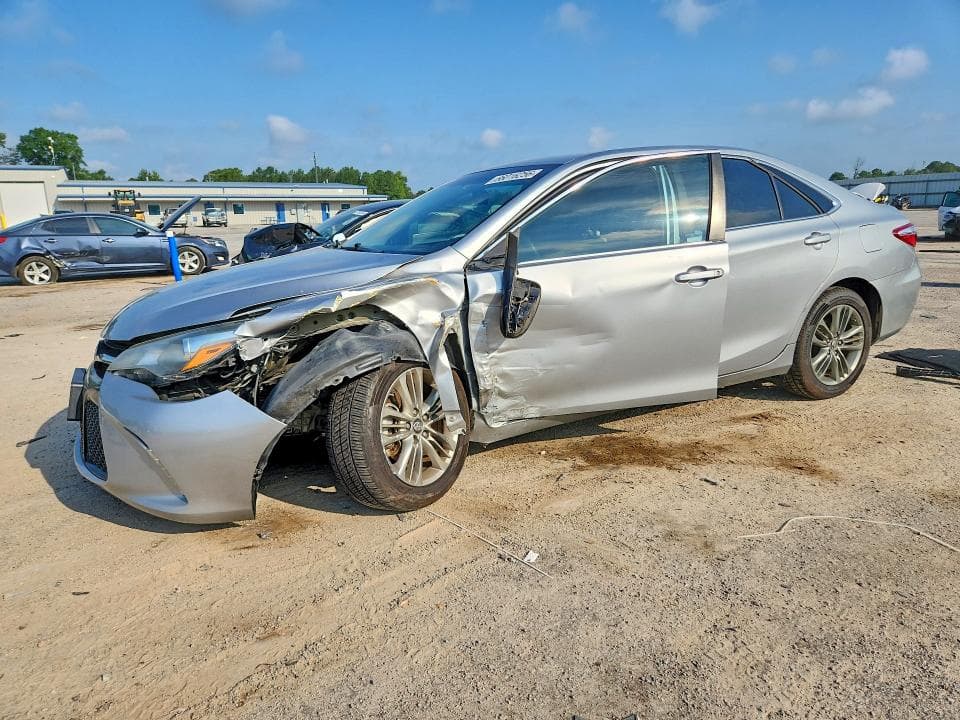 2017 TOYOTA CAMRY SE - 1