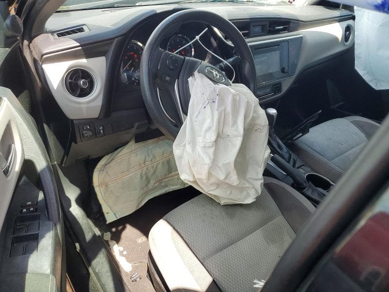 2018 TOYOTA COROLLA LE 8