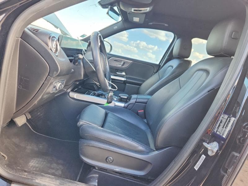 2021 MERCEDES-BENZ GLB 250 7