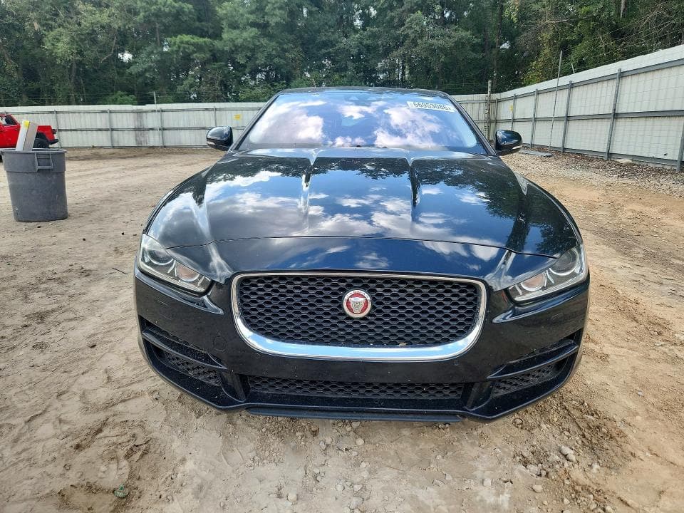 2017 JAGUAR XE PREMIUM 5