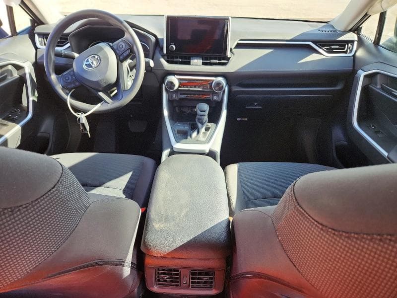2025 TOYOTA RAV4 LE 8