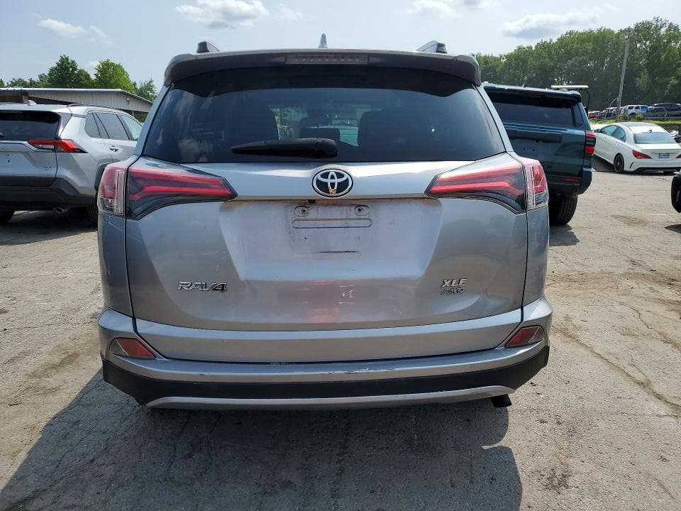 2018 TOYOTA RAV4 XLE 6