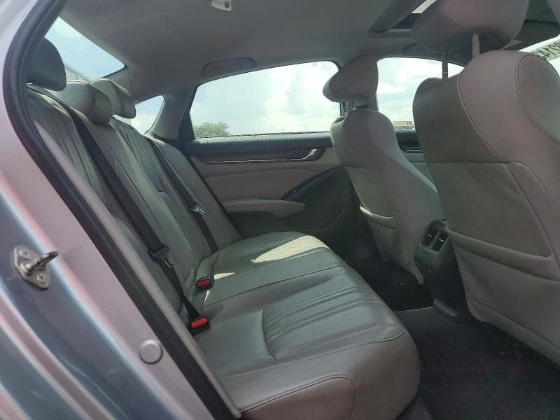 2018 HONDA ACCORD TOURING 10