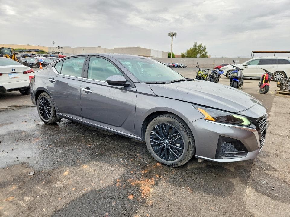 2025 NISSAN ALTIMA SV 4