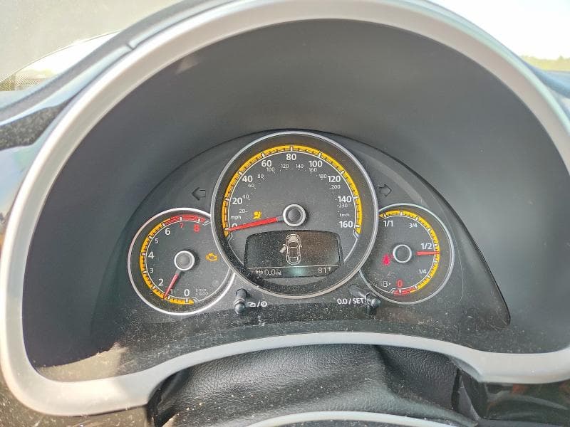2018 VOLKSWAGEN BEETLE DUNE 9