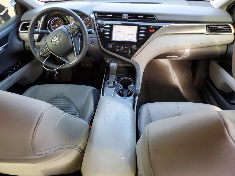 2018 TOYOTA CAMRY SE 8