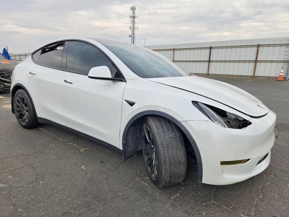 2021 TESLA MODEL Y 4