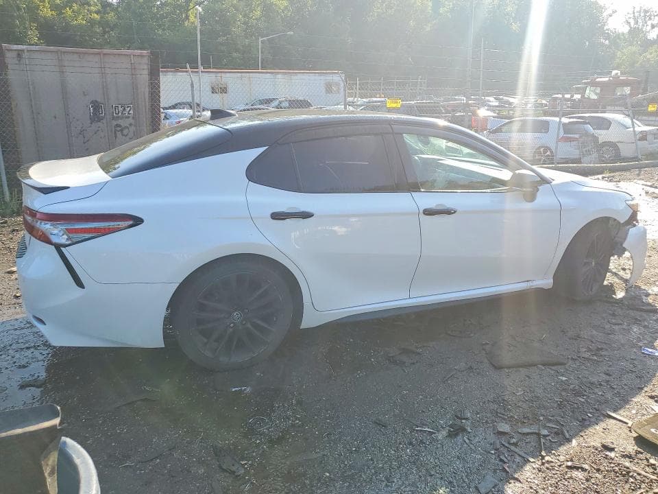 2019 TOYOTA CAMRY XSE 3
