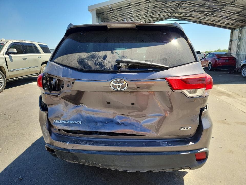 2019 TOYOTA HIGHLANDER XLE 6