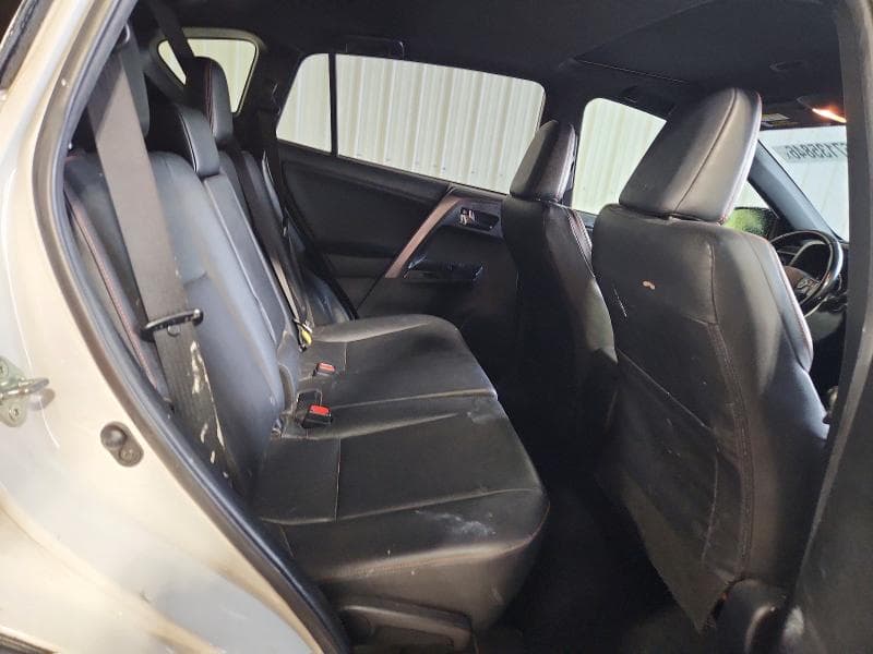 2018 TOYOTA RAV4 SE 11