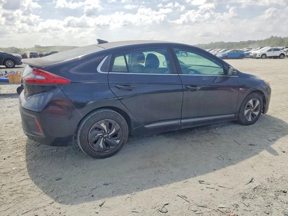 2017 HYUNDAI IONIQ SEL 3