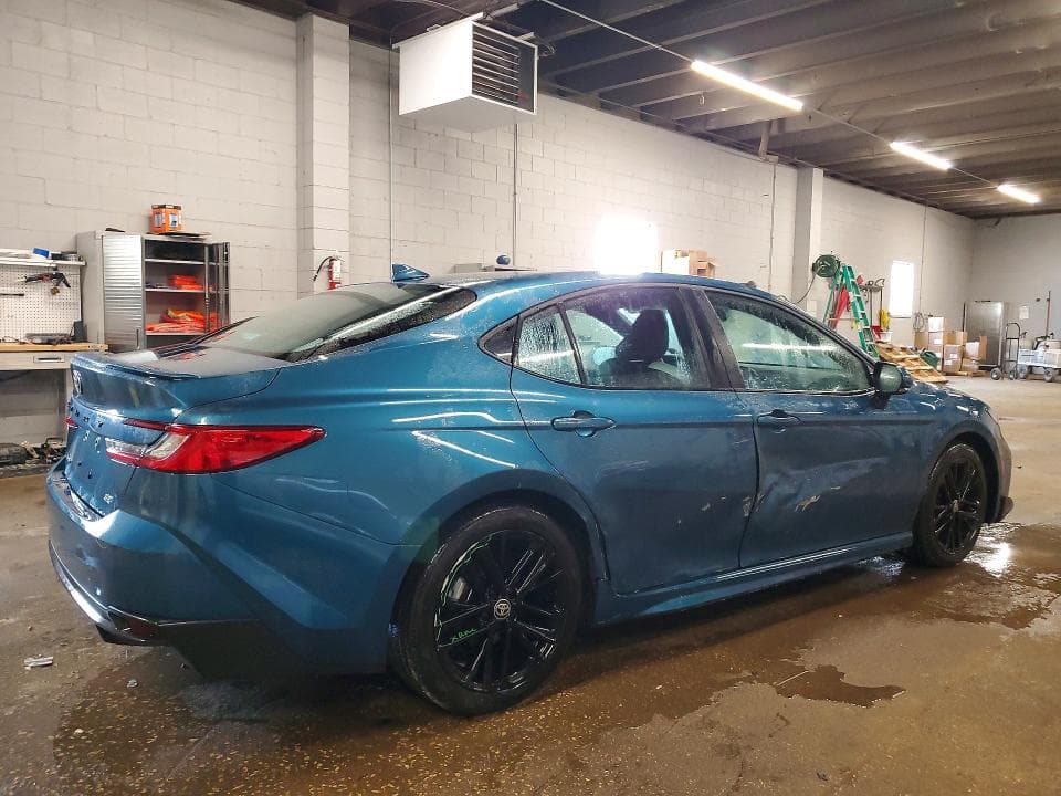 2025 TOYOTA CAMRY SE 3