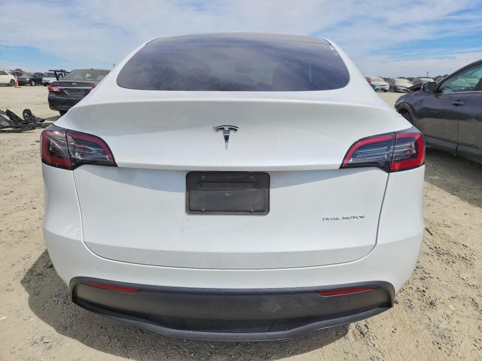 2023 TESLA MODEL Y 6