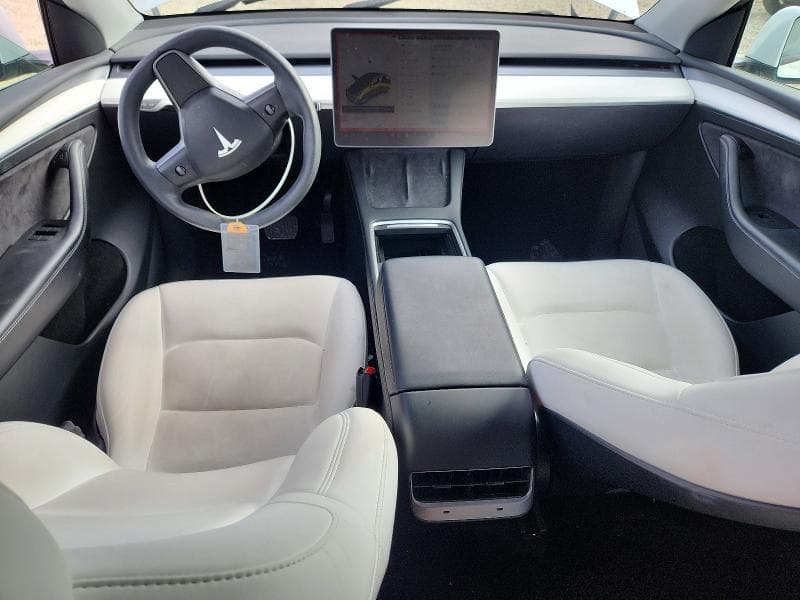 2023 TESLA MODEL Y 8