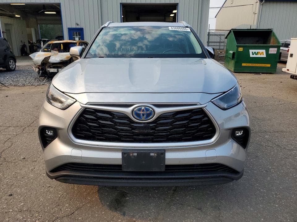 2022 TOYOTA HIGHLANDER HYBRID XLE 5