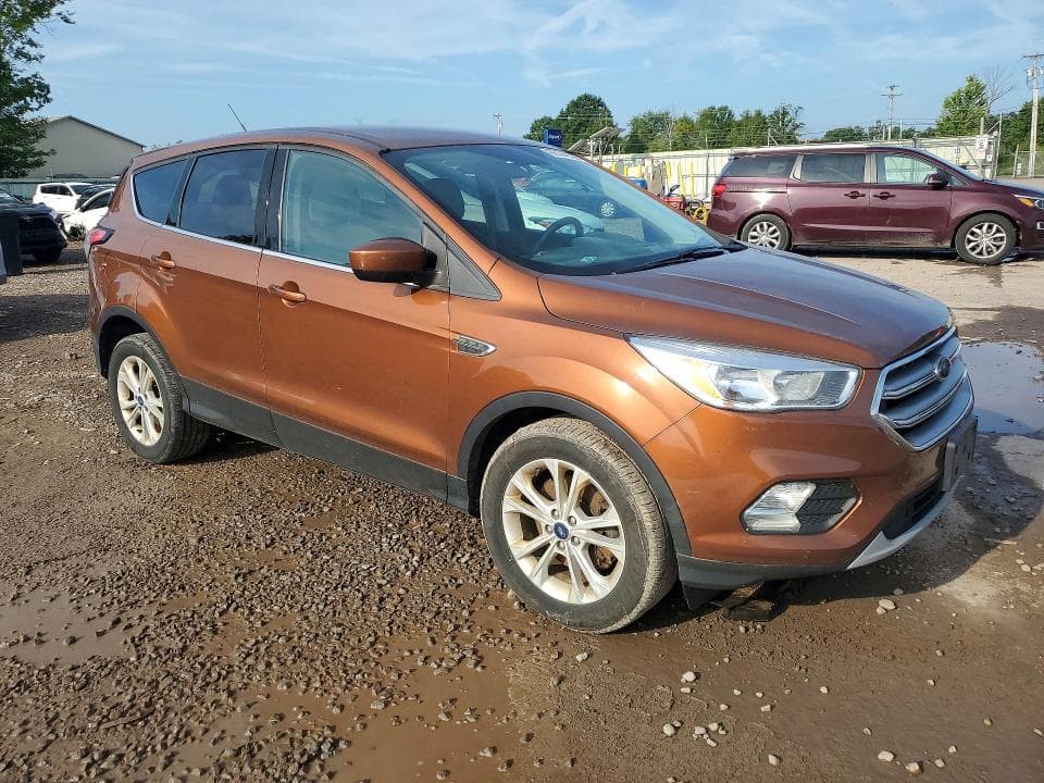 2017 FORD ESCAPE SE 4