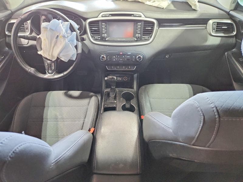 2017 KIA SORENTO LX 8