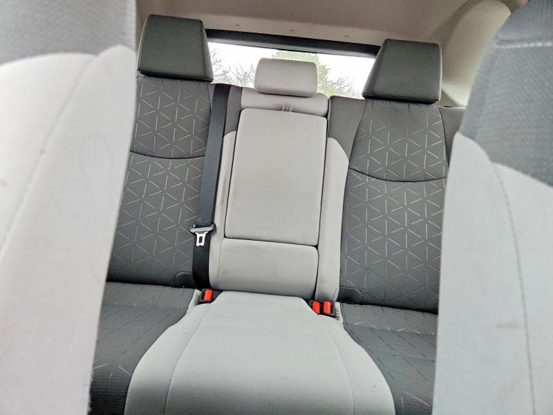 2020 TOYOTA RAV4 XLE 10