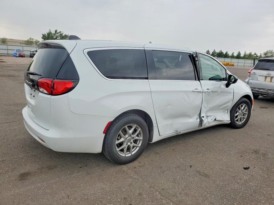 2024 CHRYSLER VOYAGER LX 3