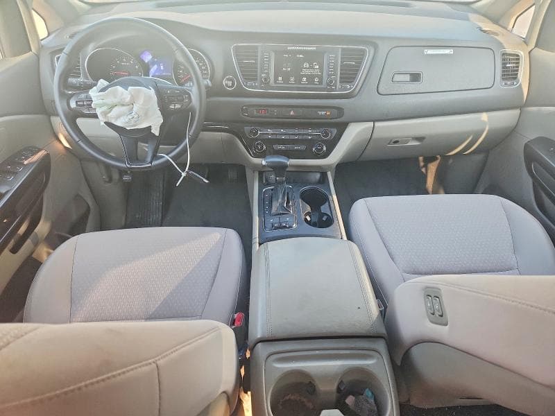 2017 KIA SEDONA LX 8