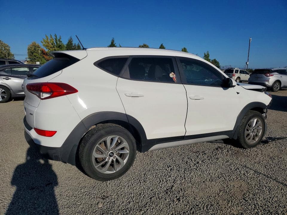 2017 HYUNDAI TUCSON SE 3