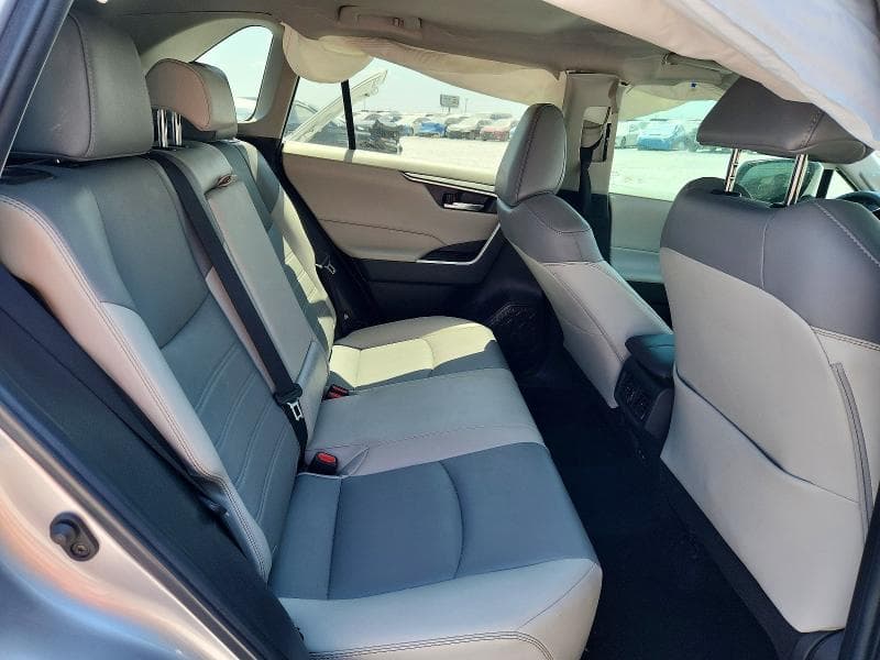2022 TOYOTA RAV4 XLE PREMIUM 11