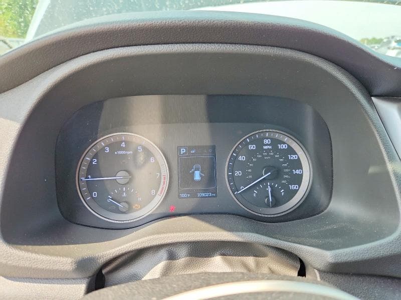 2017 HYUNDAI TUCSON SE 9