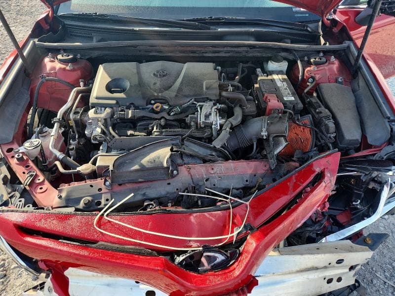 2019 TOYOTA CAMRY SE 11