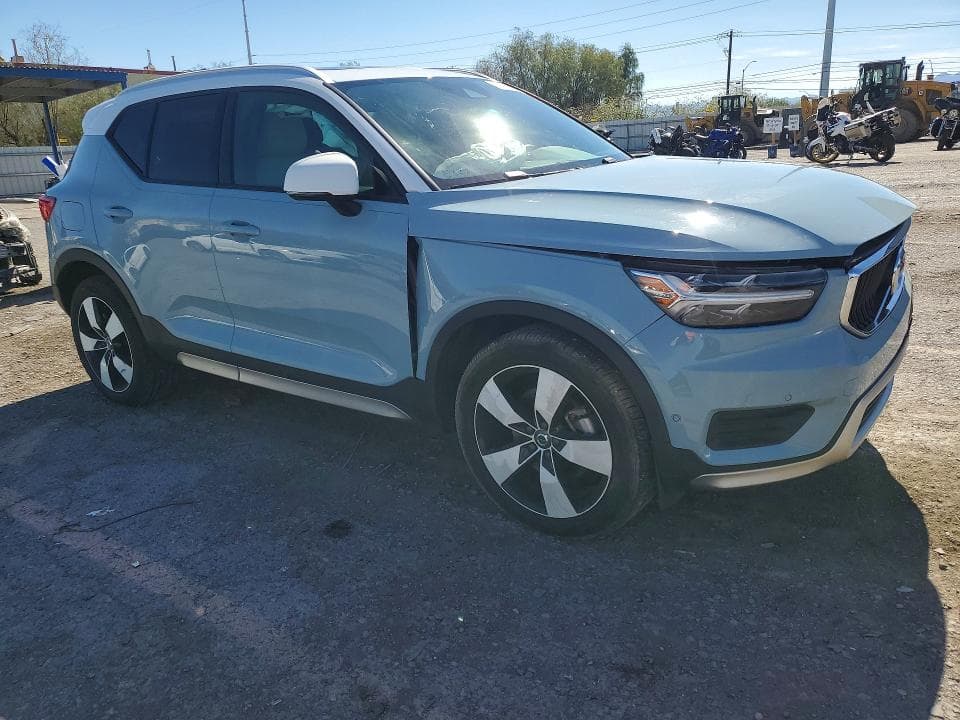 2019 VOLVO XC40 T4 MOMENTUM 4
