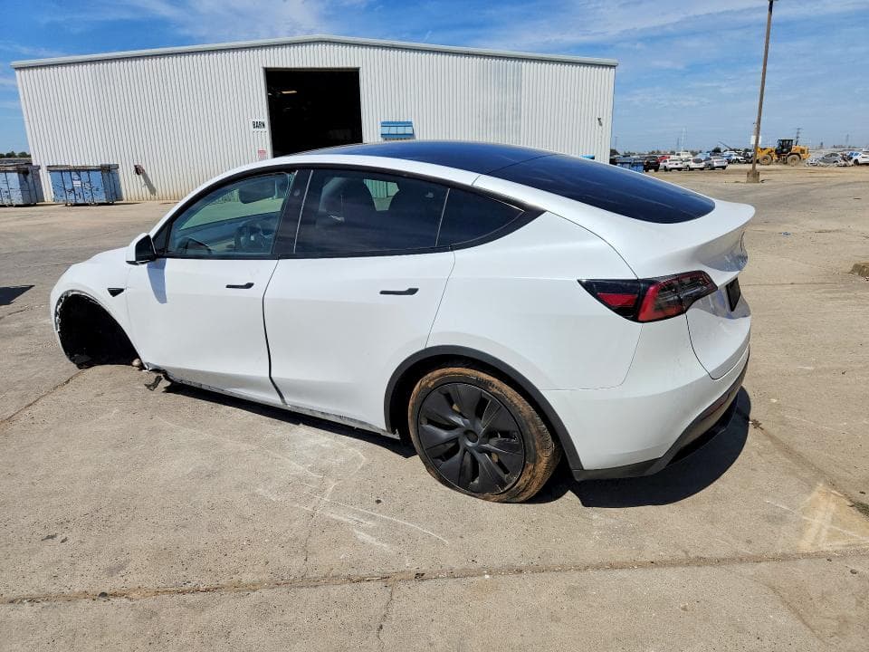 2024 TESLA MODEL Y 2