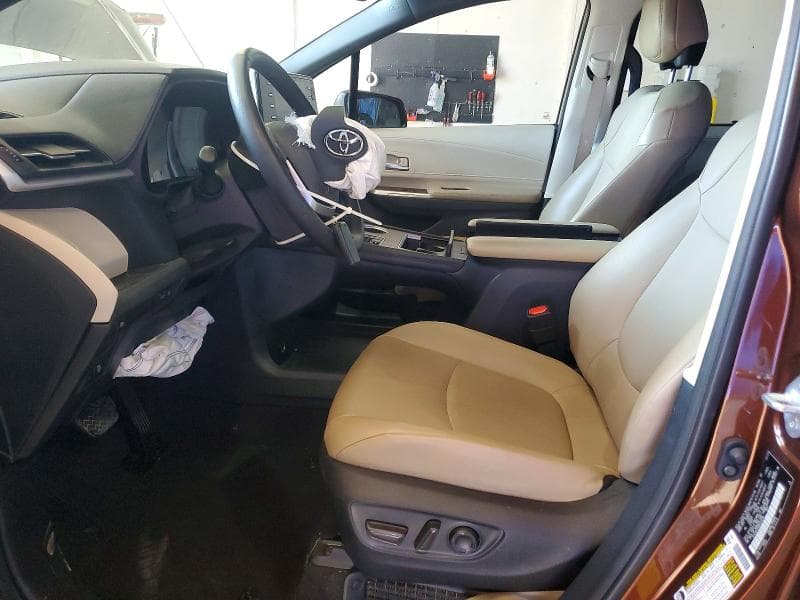 2021 TOYOTA SIENNA XLE 7