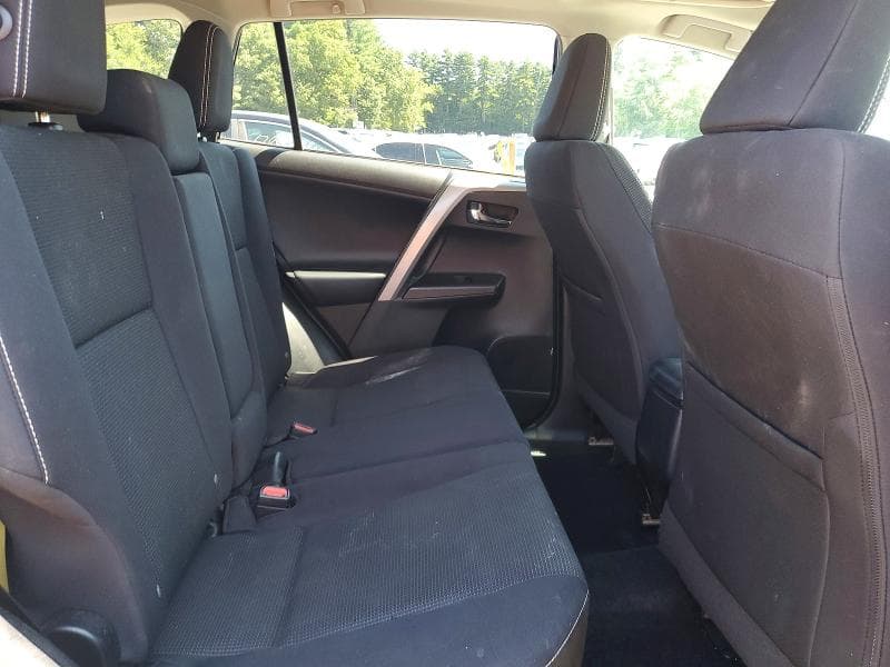 2018 TOYOTA RAV4 XLE 11