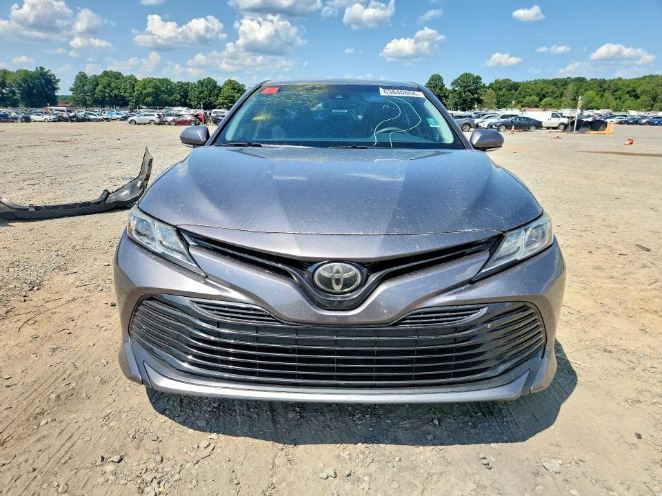 2018 TOYOTA CAMRY LE 5