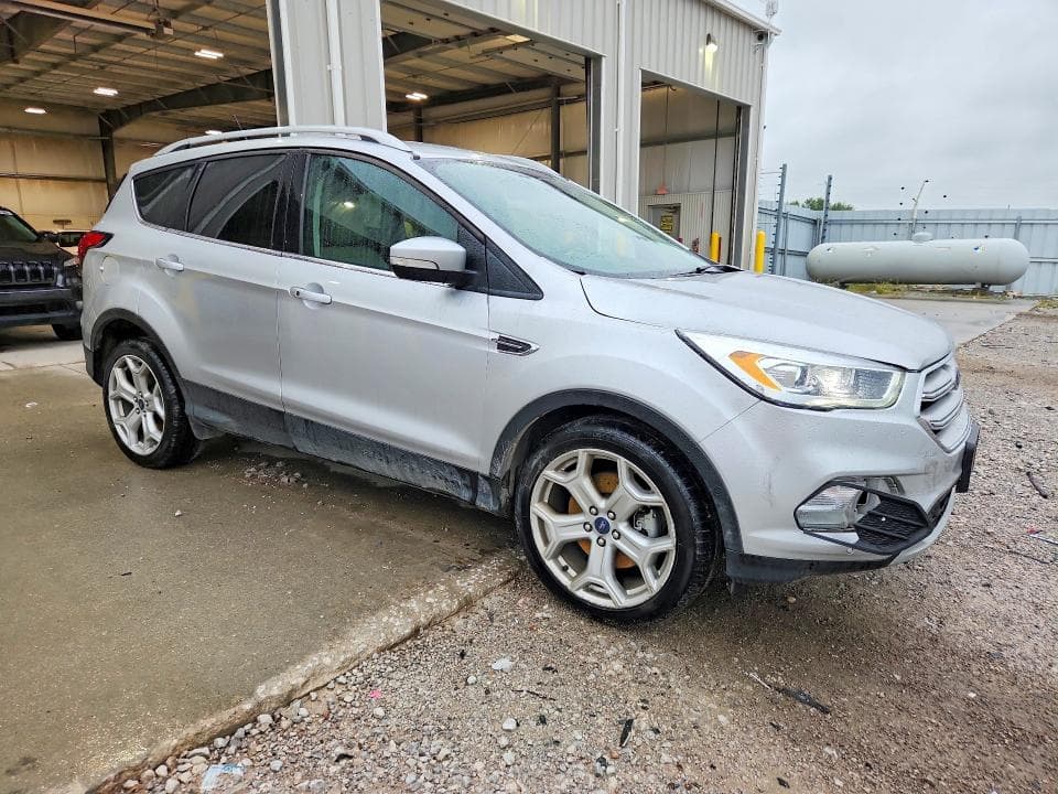2019 FORD ESCAPE TITANIUM 4