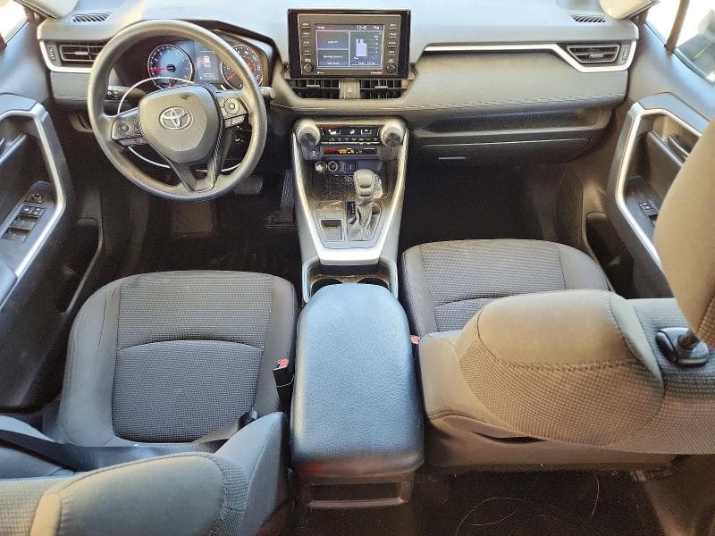 2020 TOYOTA RAV4 LE 8