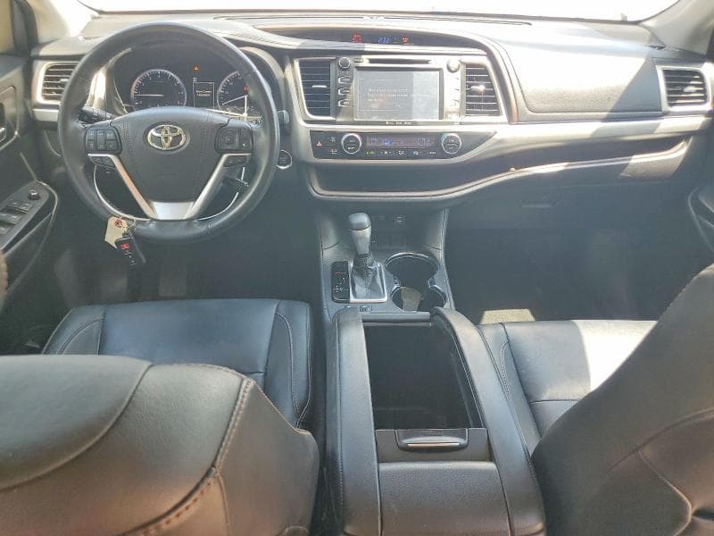 2018 TOYOTA HIGHLANDER XLE 8