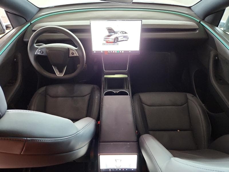 2026 TESLA MODEL Y 8