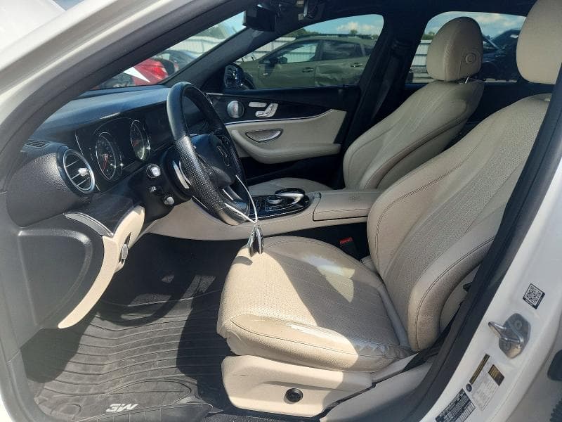 2017 MERCEDES-BENZ E 300 4MATIC 7