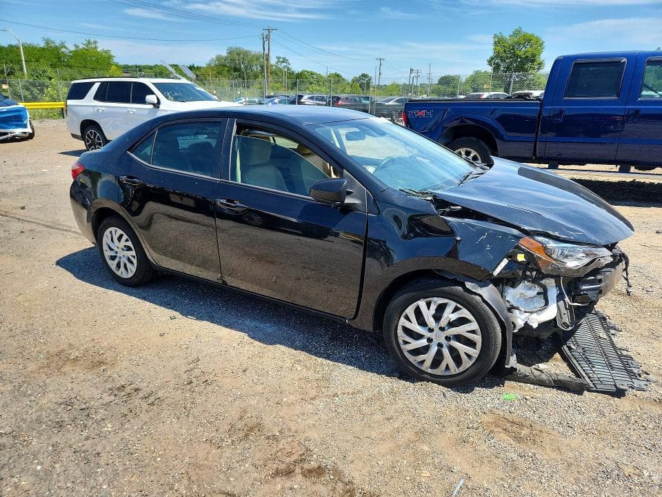 2018 TOYOTA COROLLA LE 4