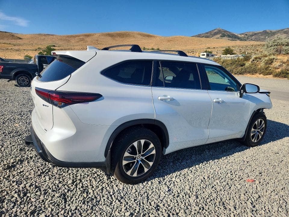 2025 TOYOTA HIGHLANDER HYBRID XLE 3