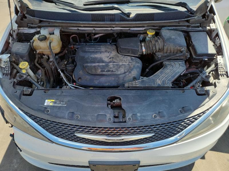 2021 CHRYSLER VOYAGER LXI 12