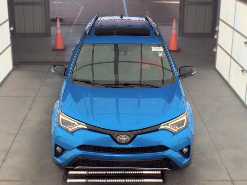 2017 TOYOTA RAV4 SE 11