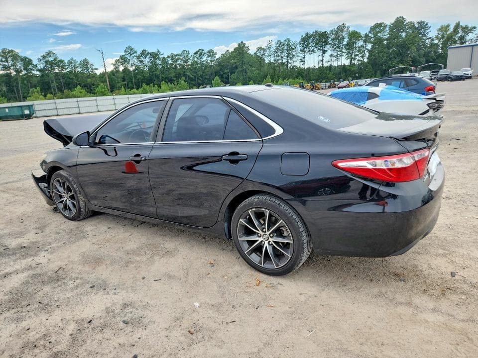 2017 TOYOTA CAMRY XSE 2