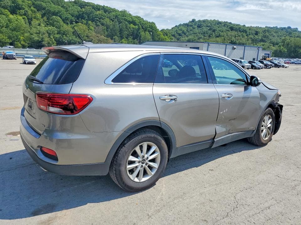 2019 KIA SORENTO LX V6 3