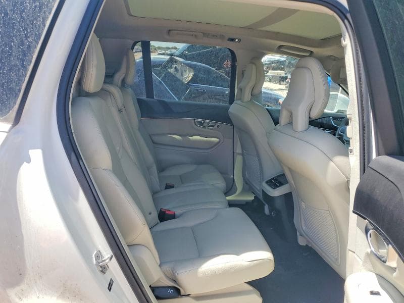 2020 VOLVO XC90 T6 MOMENTUM 11