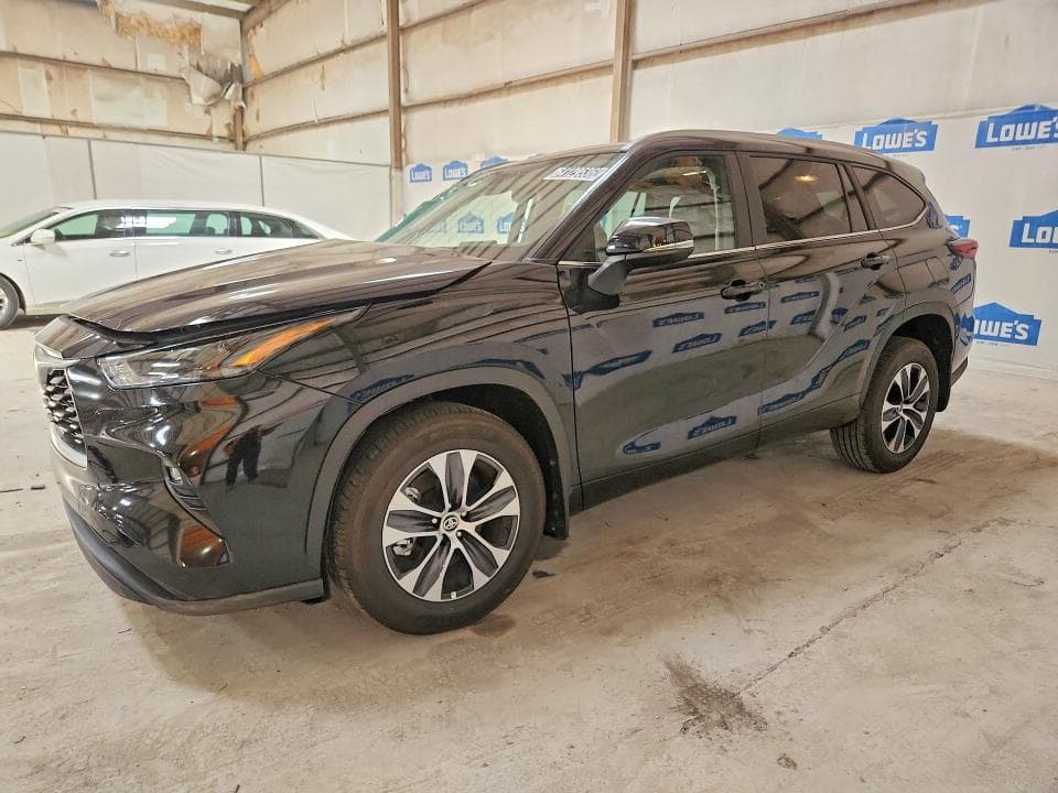 2026 TOYOTA HIGHLANDER XLE - 1