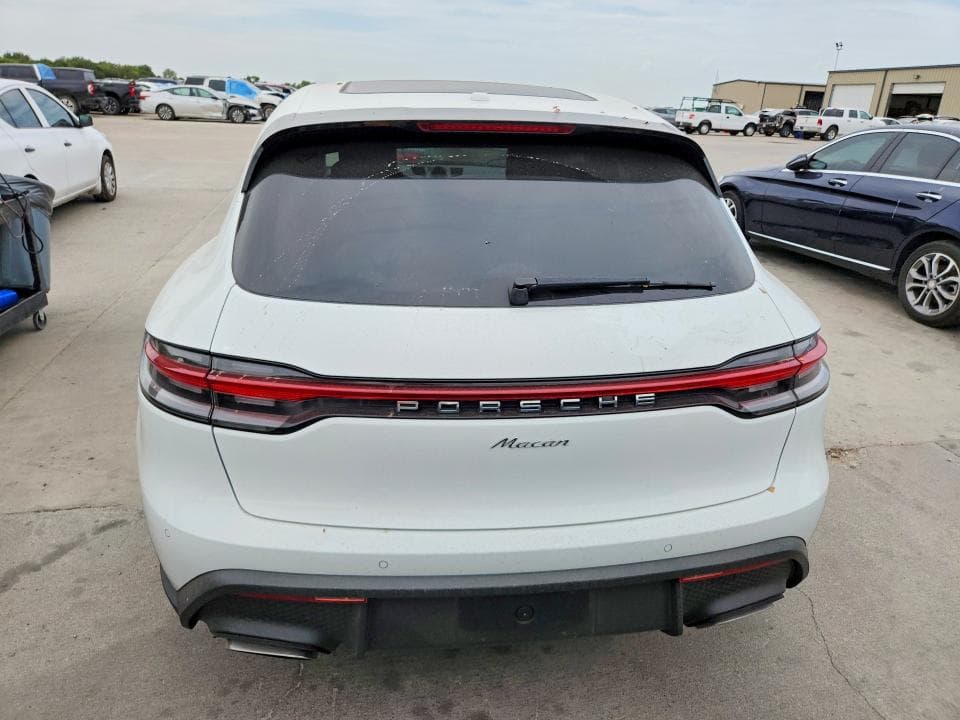 2022 PORSCHE MACAN 6